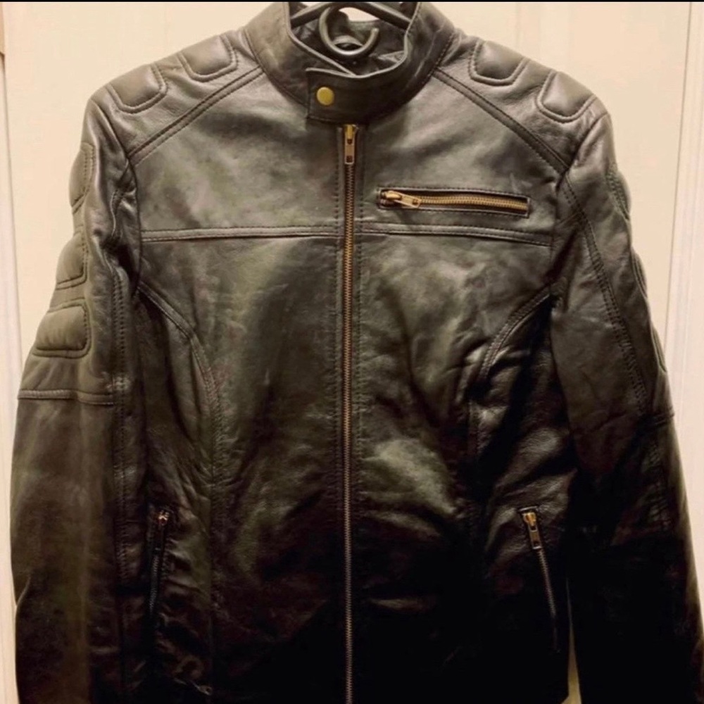 NWT NEVER WORN GENUINE LEATHER MOTORCYCLE JACKET